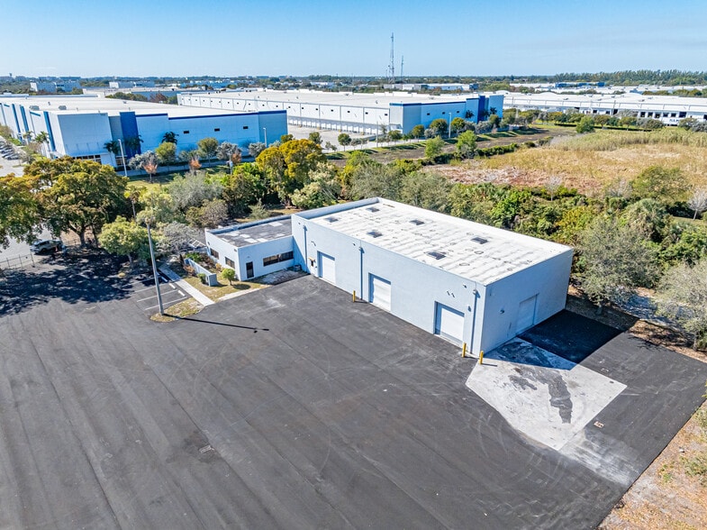 Primary Photo Of 2361 NW 22nd St, Pompano Beach Warehouse For Lease