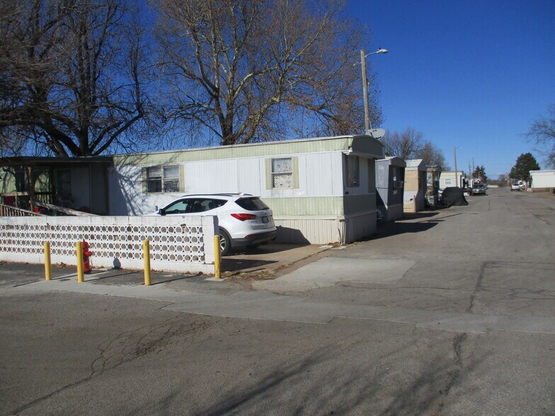 More Photos Of 56 Eastbrook Ter, Del City Manufactured Housing Mobile Home Park For Sale