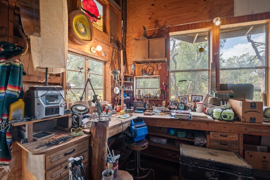 More Photos Of 501 Limestone Ln, Driftwood Specialty For Sale