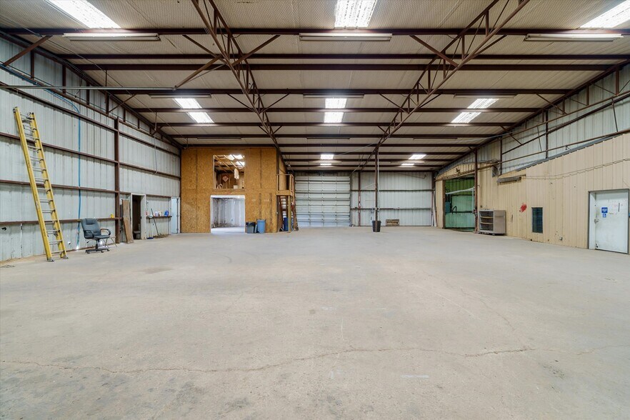 More Photos Of 7439 FM 314, Ben Wheeler Industrial For Sale