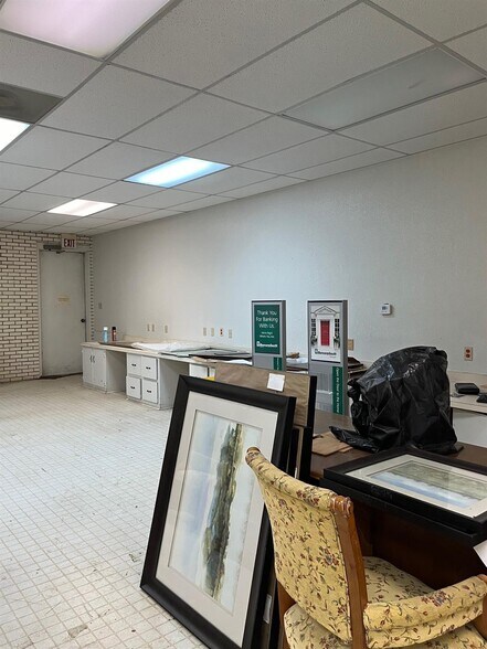 More Photos Of 101 N 4th St, Lometa Daycare Center For Lease