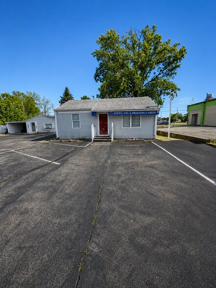 Primary Photo Of 2207 Fowler St, Anderson Office For Sale