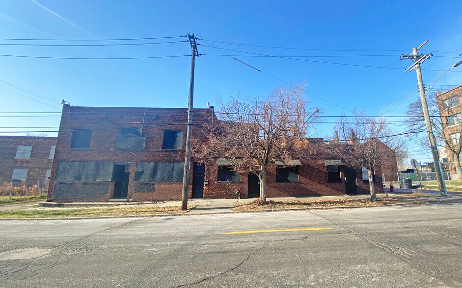 More Photos Of 289 Saint Aubin St, Detroit Freestanding For Sale