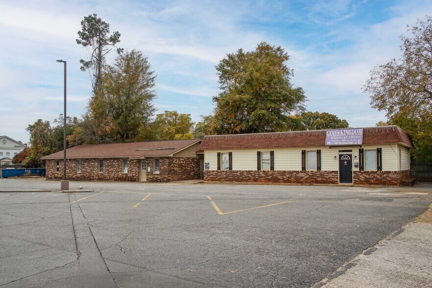 Primary Photo Of 2362 W Broad St, Athens Freestanding For Sale