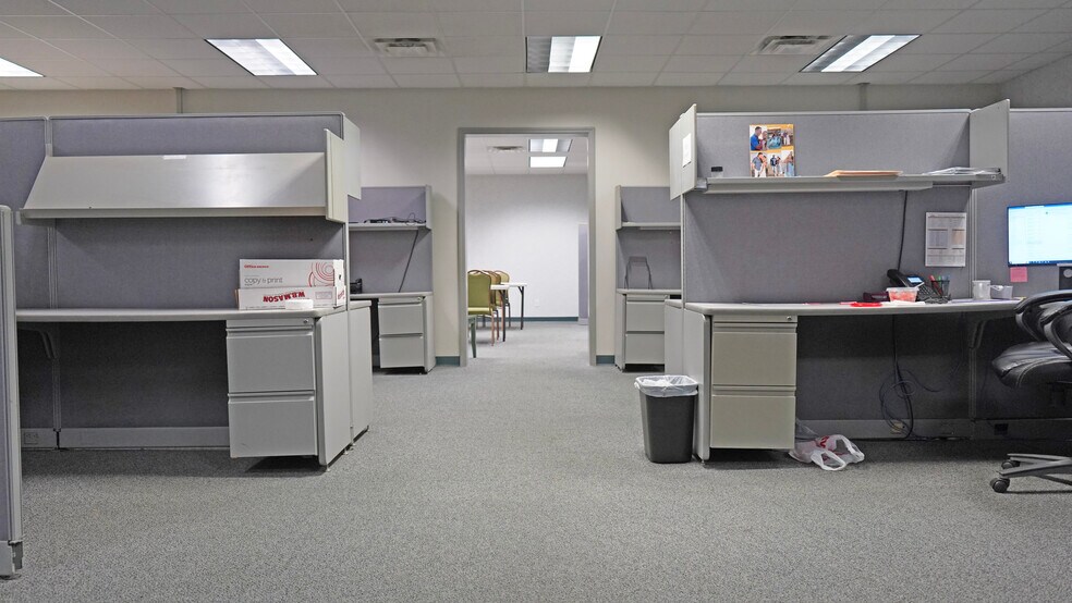 More Photos Of 483 Montgomery Rd, Altamonte Springs Office For Sale