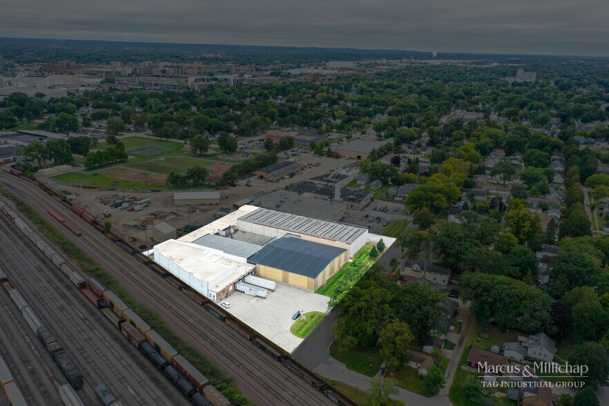 More Photos Of 1132 Lincoln St, Green Bay Warehouse For Sale