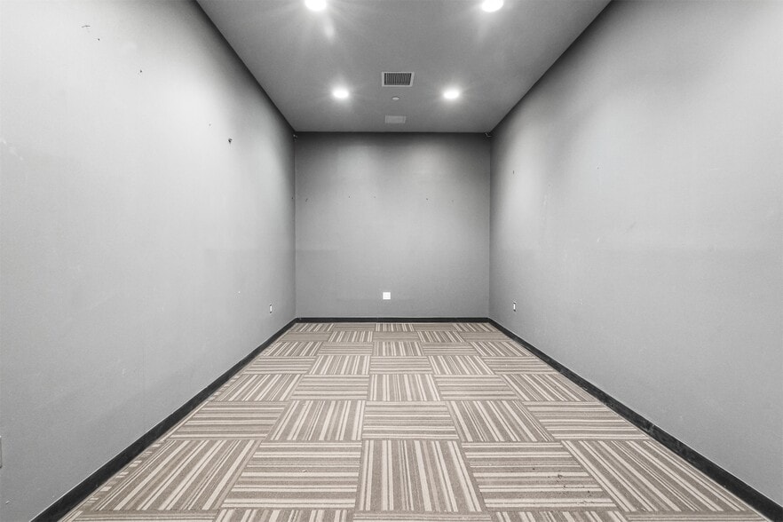 More Photos Of 327 Douglass St, Brooklyn Storefront For Sale