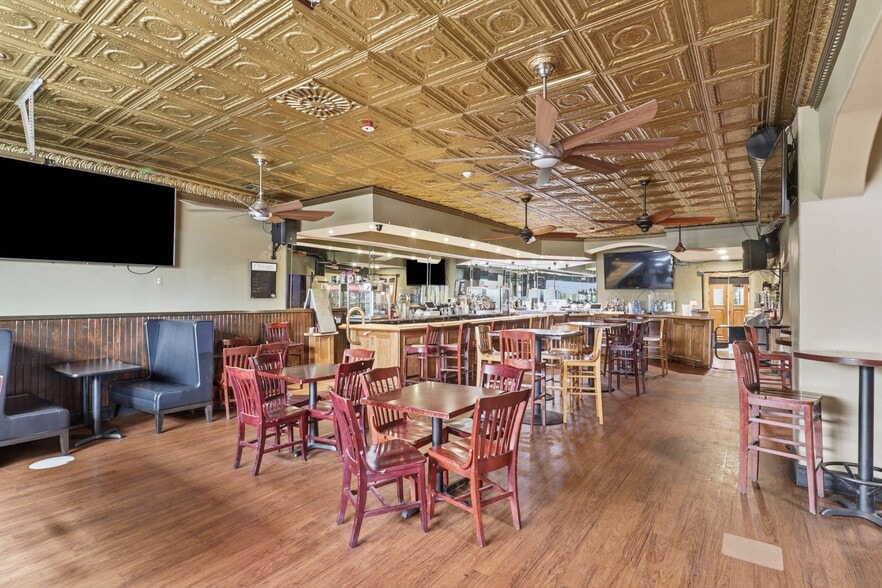 More Photos Of 2081 Niagara St, Buffalo Restaurant For Sale