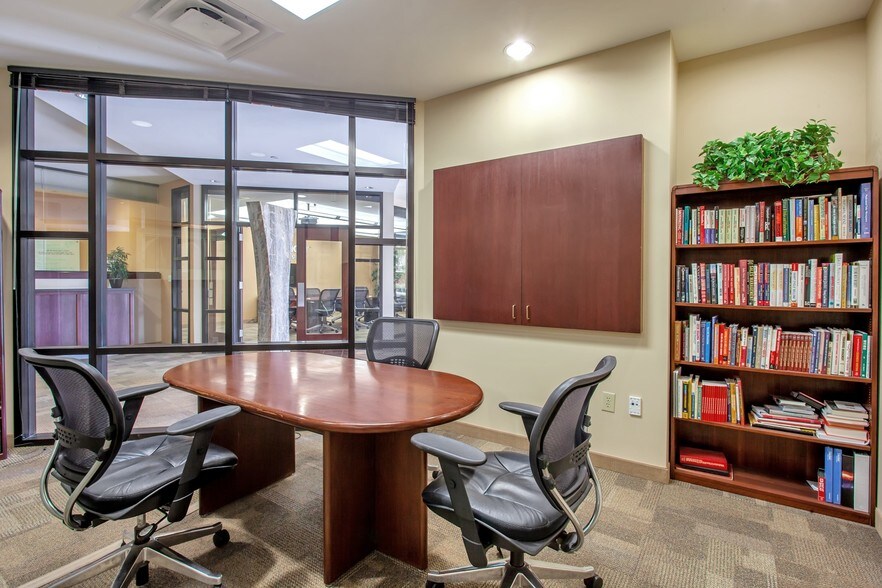 More Photos Of 8155 E Indian Bend Rd, Scottsdale Office For Lease