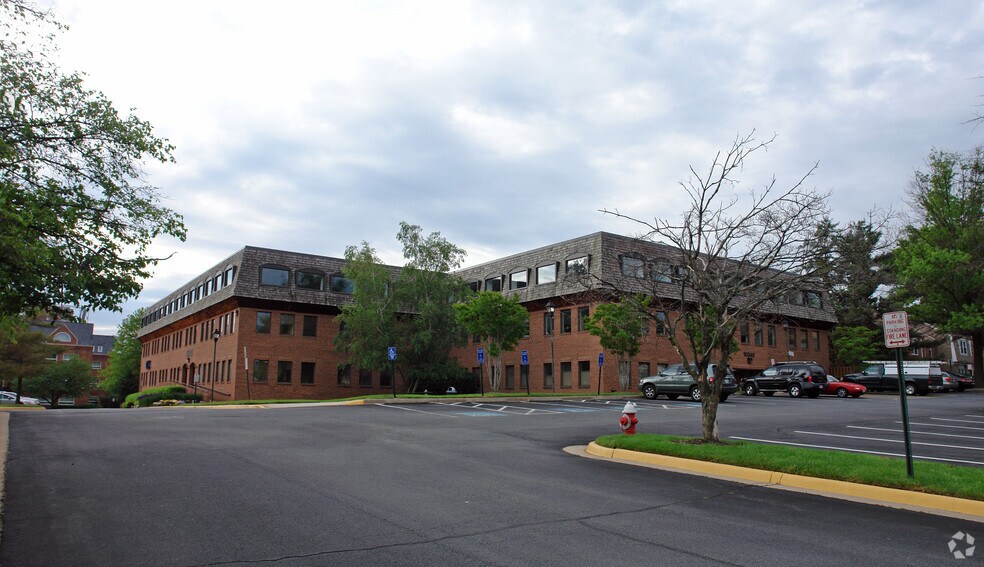 More Photos Of 10340 Democracy Ln, Fairfax Medical For Lease
