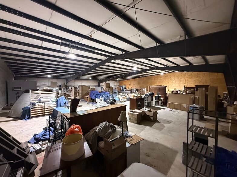 More Photos Of 812 Geneva Street, Opelika Warehouse For Lease