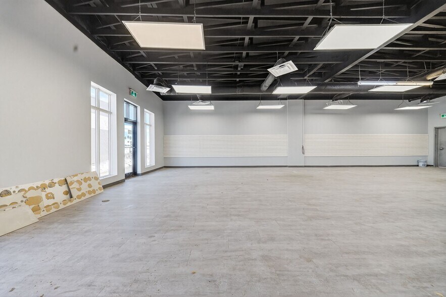 More Photos Of 6102 29th Av, Beaumont General Retail For Sale