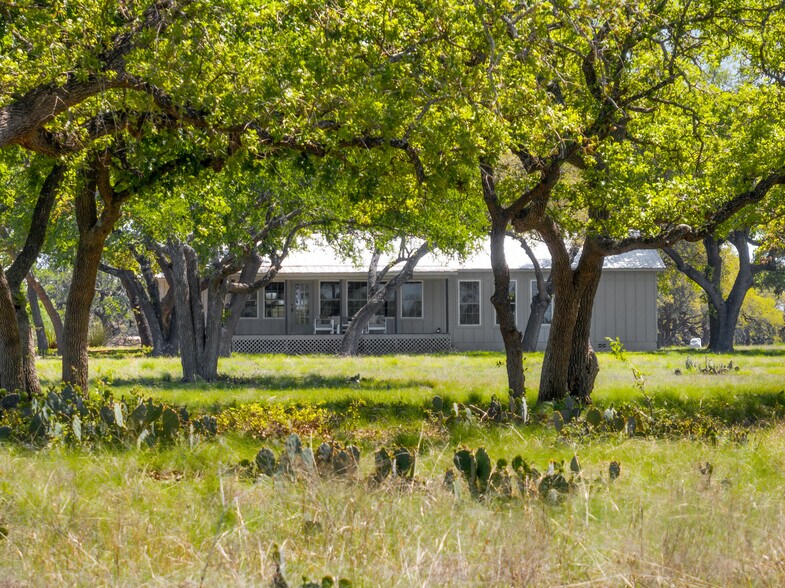 More Photos Of 9695 US-290 Hwy, Hye Land For Sale