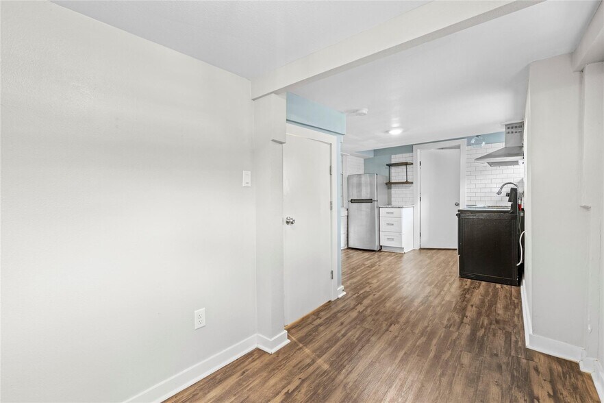 More Photos Of 4630 Woodside St, Houston Apartments For Sale