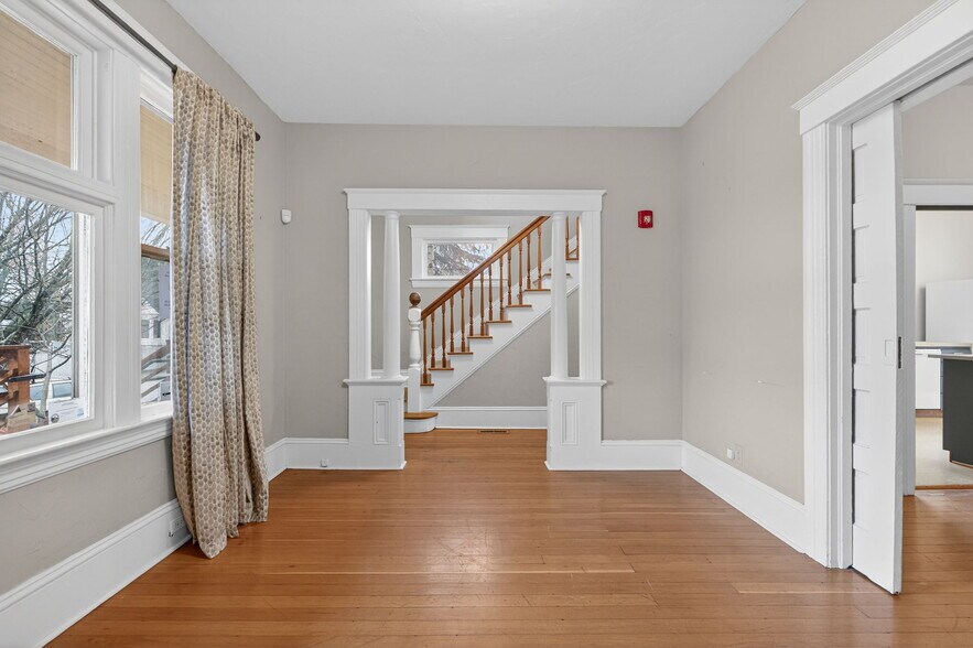 More Photos Of 317 NE Sacramento St, Portland Office For Sale