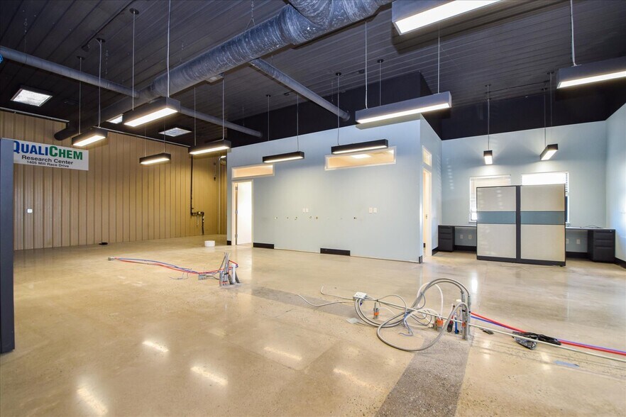 More Photos Of 1405 Mill Race Dr, Salem Industrial For Sale