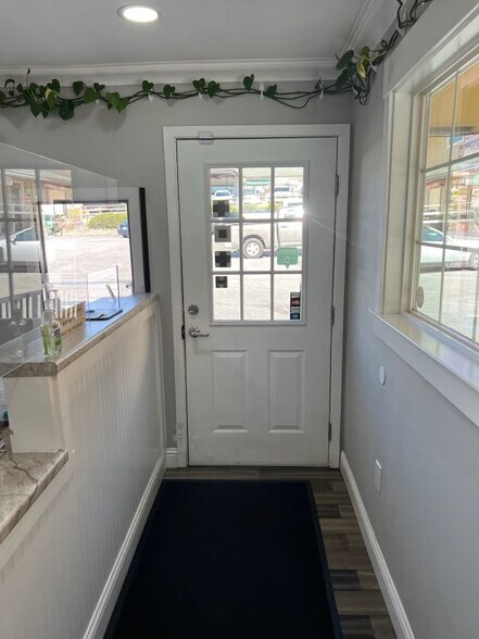 More Photos Of 550 S Auburn St, Colfax Hotel For Sale