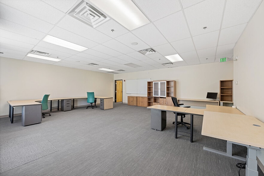 More Photos Of 610 E Glendale Ave, Sparks Warehouse For Lease