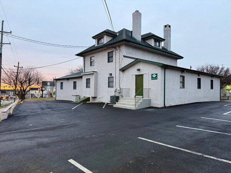 Primary Photo Of 1509 Chichester Ave, Linwood Office For Sale
