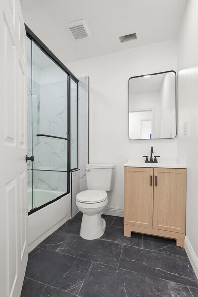 More Photos Of 4409 Victoria Park Dr, Los Angeles Apartments For Sale
