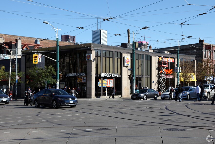 Primary Photo Of 267 College St, Toronto Storefront For Lease