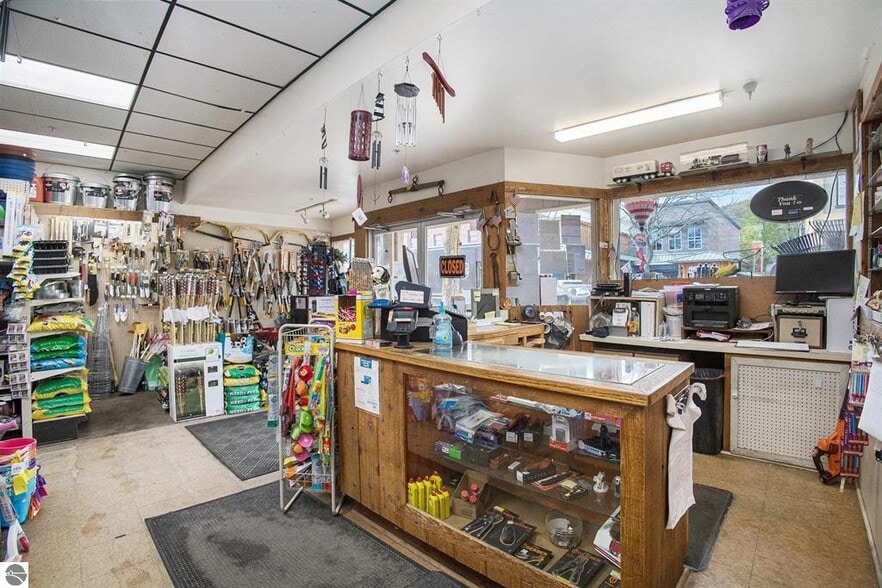 More Photos Of 310 Main St, Frankfort Storefront For Sale