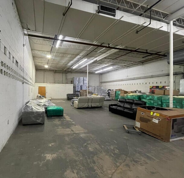 More Photos Of 5107 W University Blvd, Jacksonville Warehouse For Sale