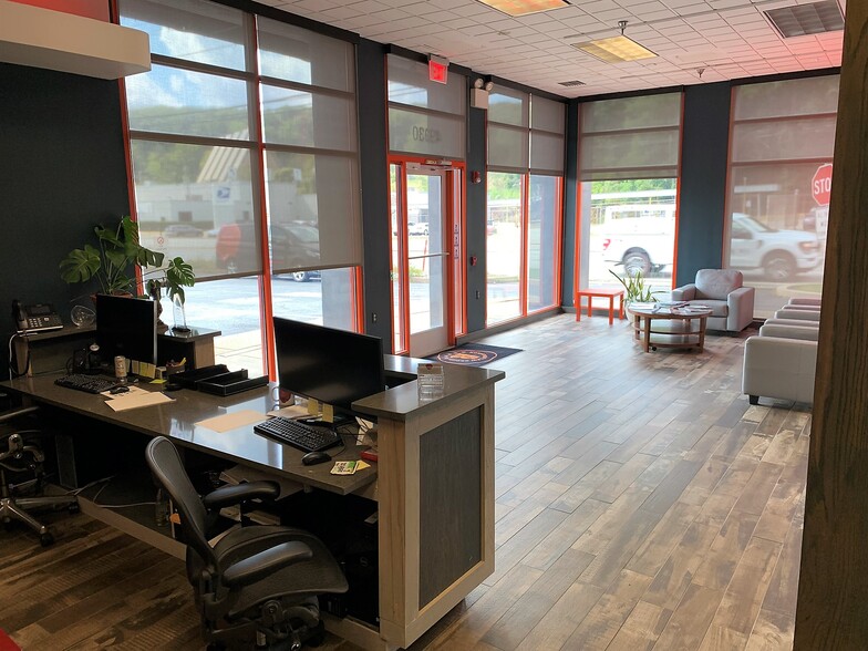 More Photos Of 4930 Mcknight Rd, Pittsburgh Freestanding For Sale