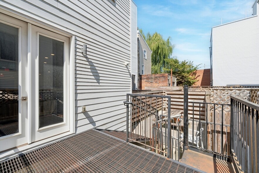 More Photos Of 1225 N 7th St, Philadelphia Office For Lease