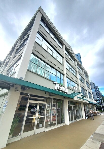 More Photos Of 401 Kamakee St, Honolulu Office For Sale