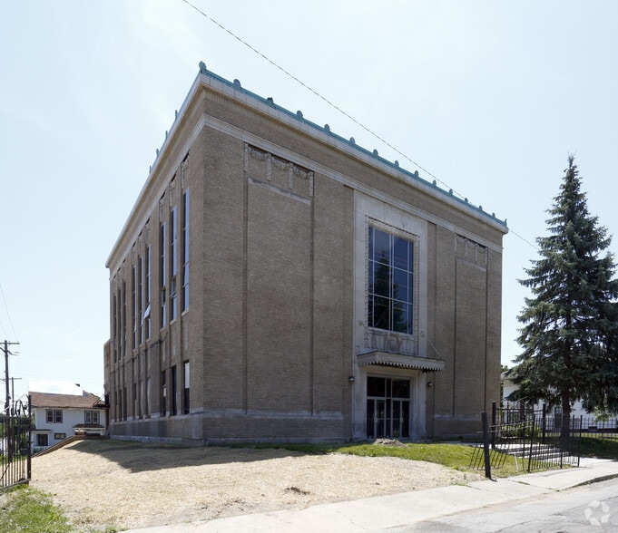 More Photos Of 3359 Ruckle St, Indianapolis Religious Facility For Sale