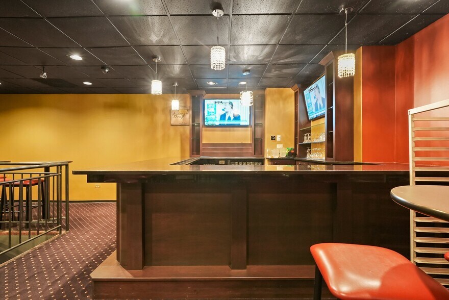 More Photos Of 5772 S Archer Ave, Chicago General Retail For Sale