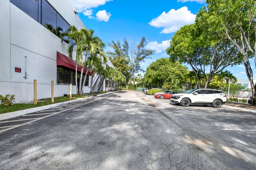 More Photos Of 7910 NW 25th St, Doral Medical For Lease
