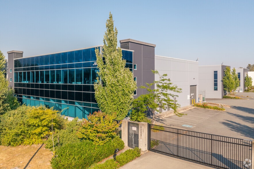 More Photos Of 8105 North Fraser Way, Burnaby Warehouse For Lease