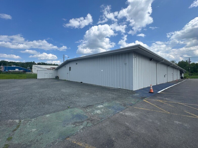 More Photos Of 3401 Vestal Rd, Vestal Township Sports And Entertainment For Sale