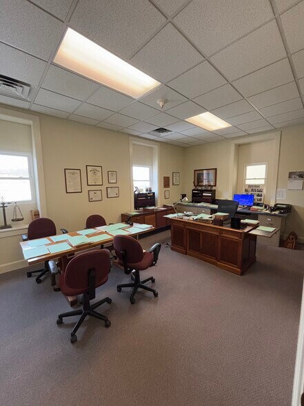 More Photos Of 201 N 3rd St, Hannibal Office For Sale