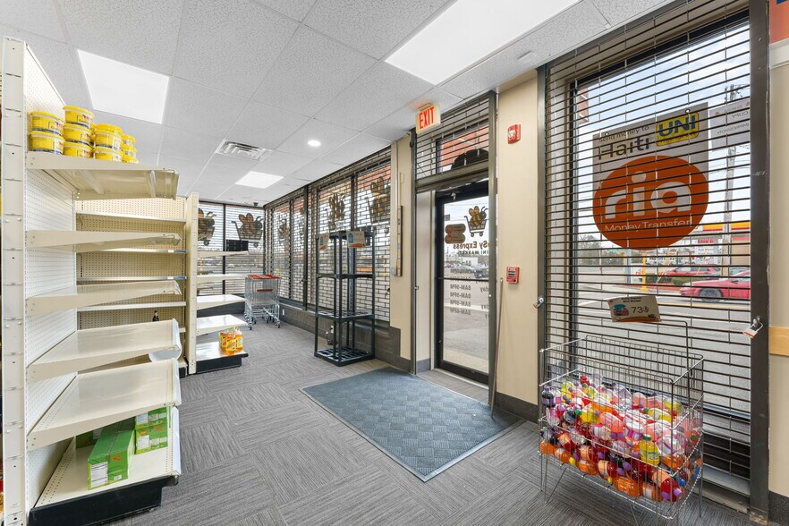 More Photos Of 628 Belmont St, Brockton Freestanding For Sale