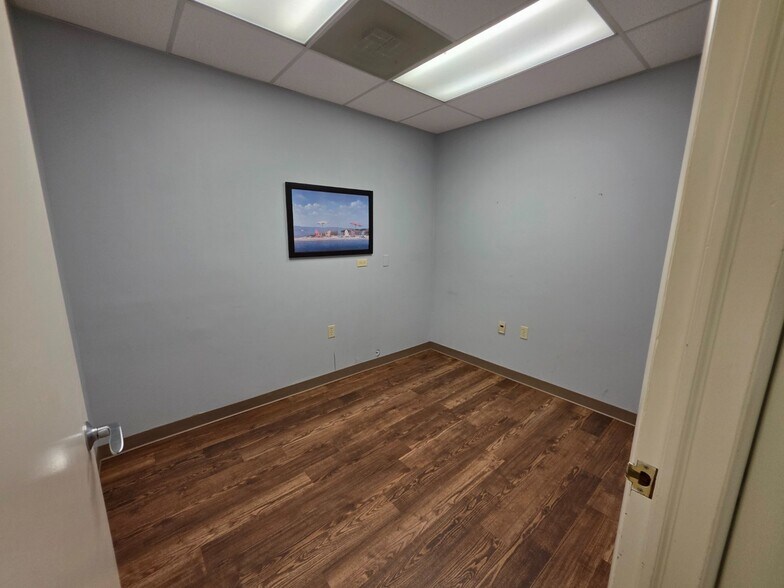 More Photos Of 2711 Randolph Rd, Charlotte Medical For Sale