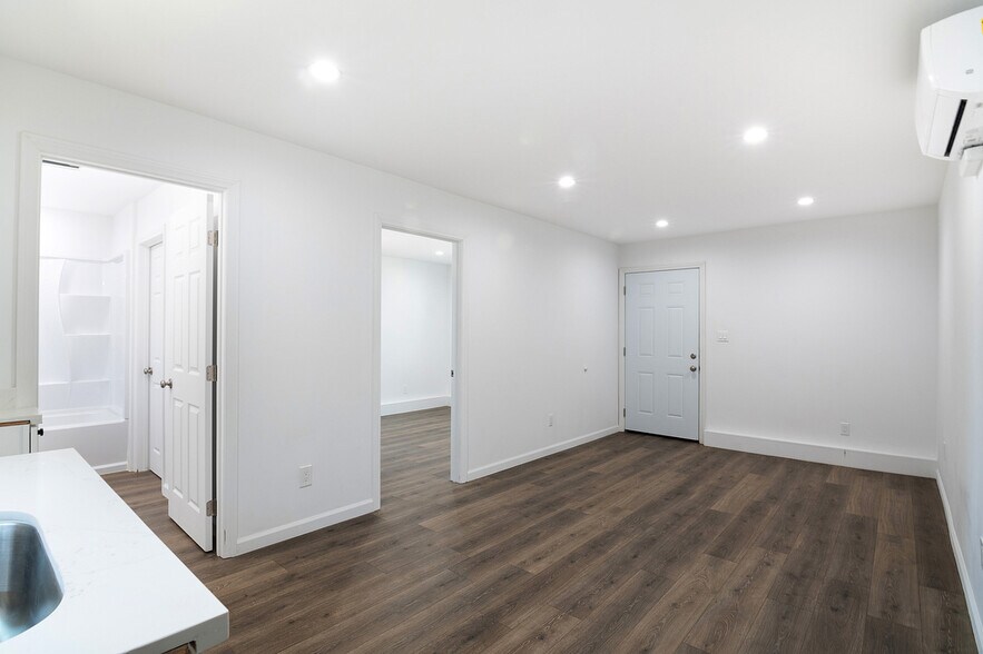 More Photos Of 15405 Covello St, Van Nuys Manufactured Housing Mobile Home Park For Sale