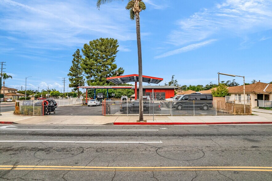 More Photos Of 1440 S Broadway, Santa Ana Freestanding For Sale