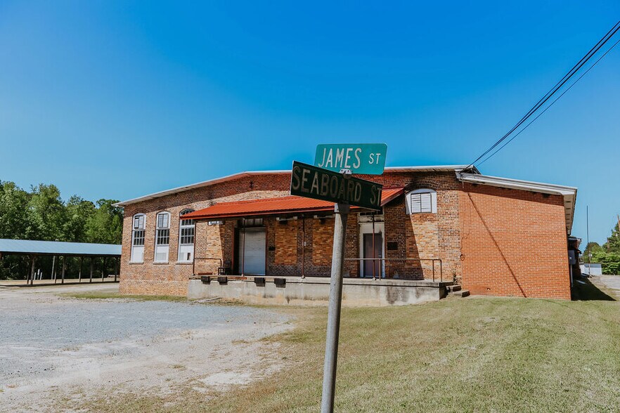 More Photos Of 340 Seaboard St, Vass Warehouse For Sale