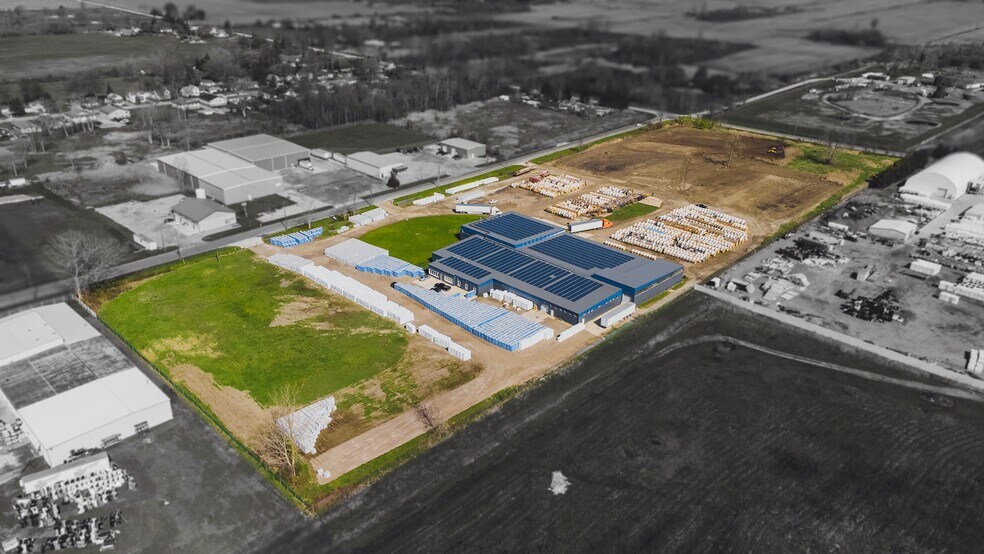 More Photos Of 260 Centre St, Petrolia Warehouse For Lease