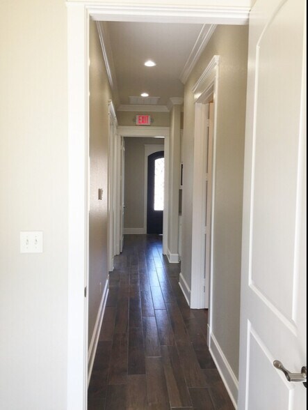 More Photos Of 6713 Old Jacksonville Hwy, Tyler Office For Lease