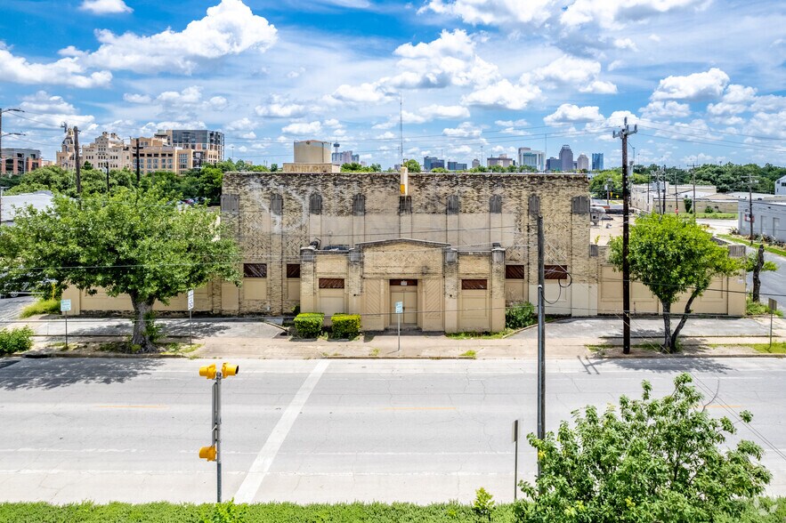 More Photos Of 110 W Josephine St, San Antonio Service For Lease