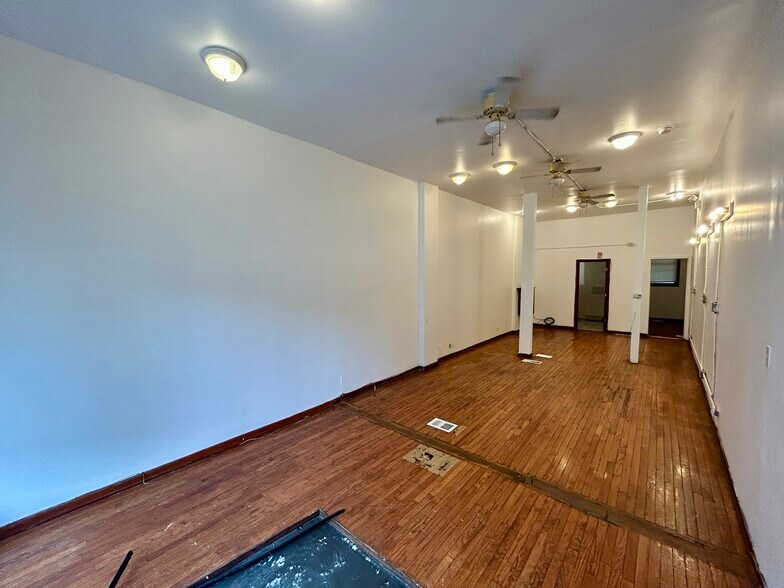 More Photos Of 1721-1725 E 79th St, Chicago Apartments For Lease