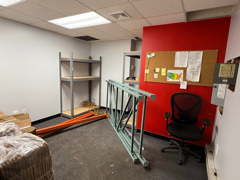 More Photos Of 53 Hancock St, Stratford Manufacturing For Lease