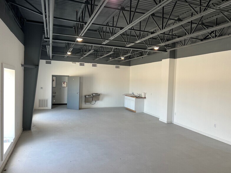 More Photos Of 512 Commerce Ct, Clewiston Unknown For Lease