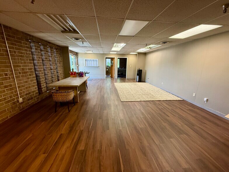More Photos Of 2005 Fulton Pl, High Point Warehouse For Lease