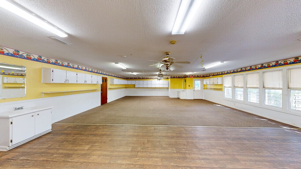 More Photos Of 104 N Herring St, Dothan Office For Sale