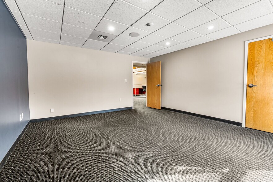 More Photos Of 1 Harris St, Newburyport Medical For Sale
